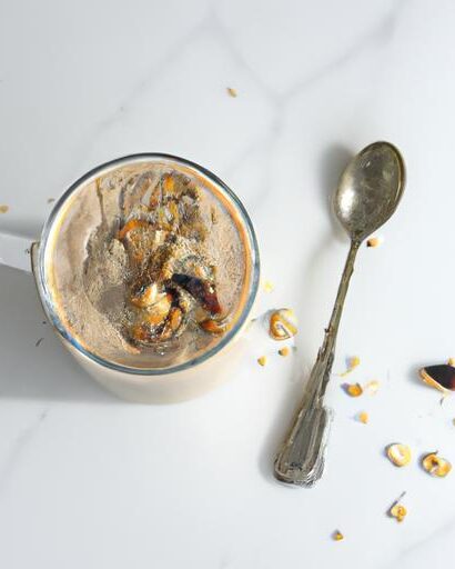 Power-Packed Protein Smoothie: Whey, Oats & Almond Butter Boost