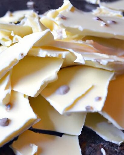 Decadent Keto White Chocolate Bark: Sweet, Low-Carb Bliss