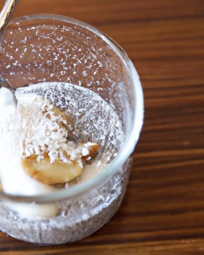 Power-Packed Protein Smoothie: Whey, Oats & Almond Bliss