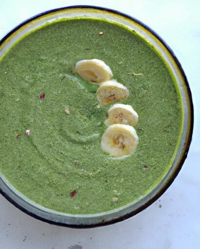 Energize Your Day: Spinach, Banana & Flaxseed Smoothie