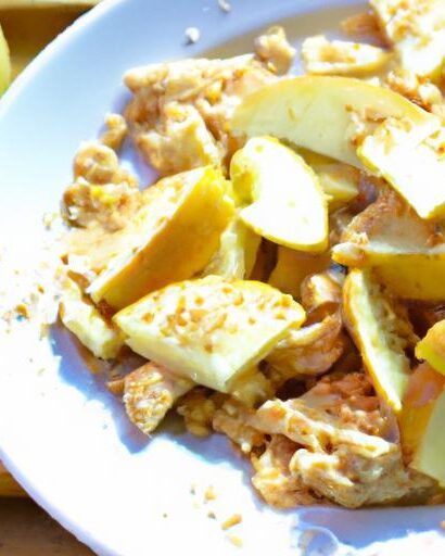 Crunchy Delight: Apple Slices with Peanut Butter & Granola