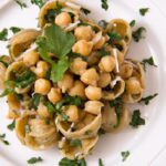 Hearty Chickpea & Spinach Pasta Shells: A Flavorful Feast
