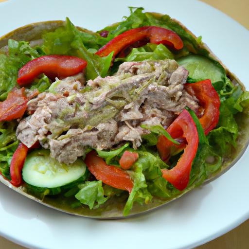 Healthy​ Tuna Salad with Greek⁣ Yogurt in Whole Wheat Pita