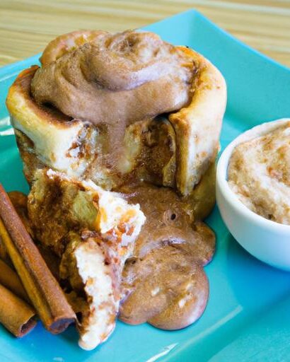 Fluffy Keto Cinnamon Mug Cake: Quick Low-Carb Delight